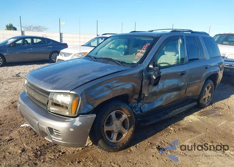 2005 Chevrolet Trailblazer Ls из США, поврежденный, VIN 1GNDT13S852270916